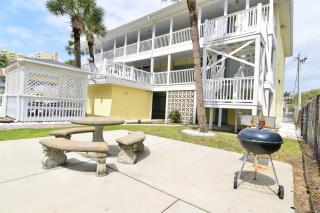 Ocean Blvd Paradise Steps to Beach w Pool and Grill - Myrtle Beach - 8