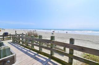 Ocean Blvd Paradise Steps to Beach w Pool and Grill - Myrtle Beach - 5