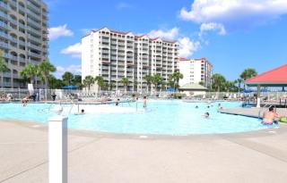 Lakefront Luxury 15000sf Pool in Amazing Location - 0