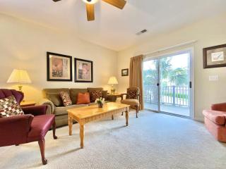 Lakefront Condo w Huge Waterfront Pool Hot Tub - North Myrtle Beach - 4