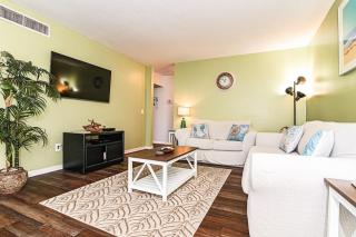 Island Breeze Bungalow w Pool - Myrtle Beach - 0