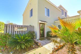 Island Breeze Bungalow w Pool - Myrtle Beach - 5