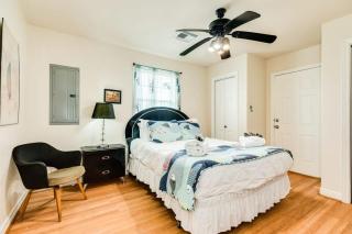 Sweet Caroline by the Coast - Short Walk to the Beach or Jetty Park - Surfside Beach - 1