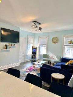 Brand new! Walk to all + 12 mins to Derby! - 2