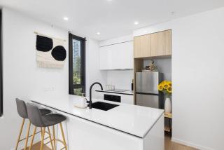 Brand New Cozy 1BR Apartment Business NBN GYM - Gold Coast - 4