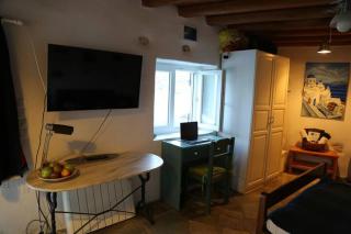 Kostos Village Beautiful Deluxe Suite With Pool - Kóstos - 3