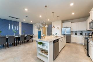 Beautiful new 8br w theme rooms pool game room - Davenport - 7