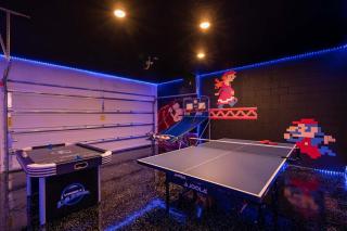 Awesome 9 Br-10 min to Disney w Game & Theme Rooms - Kissimmee - 2