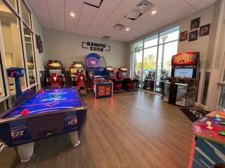 Wonderful new 8br w pool arcades movie theater - Davenport - 6