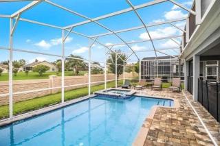 Luxury 9 Bed villa Jungle bedroom w slide gameroom - 1