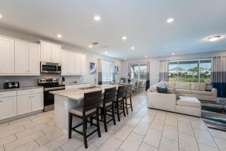 Beautiful 7 br 6 5 bath home w pool movie theater - Orlando - 4