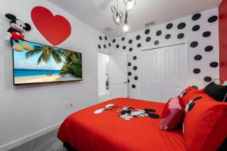 New Beautiful 7 br w pool games theme rooms - Kissimmee - 1