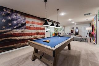 Spectacular 8BR Home w Pool Theater Theme Room - Davenport - 7