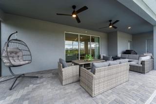 Spectacular 8BR Home w Pool Theater Theme Room - Davenport - 6