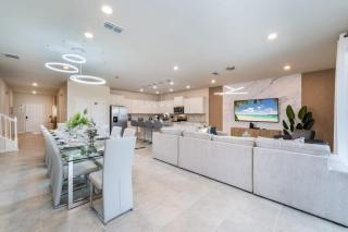 Luxurious New 9BR Villa w Game Room Theater Pool - Davenport - 6