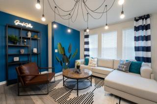 Luxurious New 9BR Villa w Game Room Theater Pool - 3