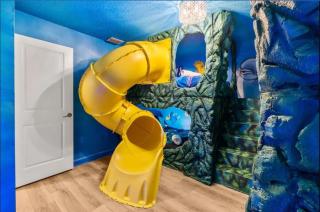 Under the Sea Villa by Disney w Pool Game Room - 6
