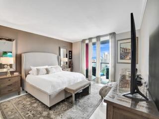 Luxury 3BR Water view 18th-Floor Deck Pool - Hallandale Beach - 9