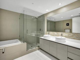 Luxury 3BR Water view 18th-Floor Deck Pool - Hallandale Beach - 8