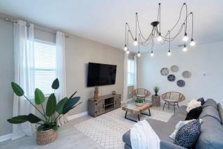 Disney Vacation Getaway 6bd Villa w Pool - 4