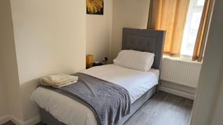 Contractor's Haven- 4-Bedroom House with Free Parking, Super Fast WiFi, Fran Properties in Aylesbury, Pets are Welcome! - Buckinghamshire - 8