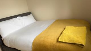 Contractor's Haven- 4-Bedroom House with Free Parking, Super Fast WiFi, Fran Properties in Aylesbury, Pets are Welcome! - Buckinghamshire - 4
