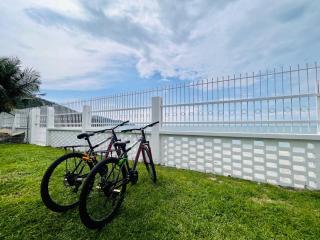 Seaview Mini Chalet by StayCo - DIRECT BEACH ACCESS - 8