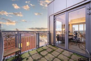 Stunning 2BR Apt Bromley Views Terrace - Bromley - 7