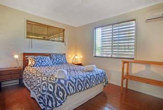 On Agnes Time - Large, 3-Bedroom, Coastal Home in Central Agnes Water, Short Walk to Stunning Main Beach - Agnes Water - 7