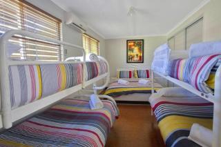 On Agnes Time - Large, 3-Bedroom, Coastal Home in Central Agnes Water, Short Walk to Stunning Main Beach - Agnes Water - 6