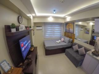 Cozy Chic Condotel Serin East Tagaytay - Tagaytay - 0