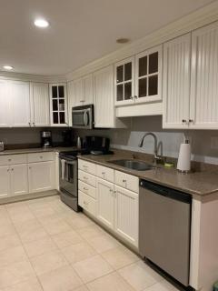 Entire home! Waterfront and Trail-backing! - Beaufort - 5