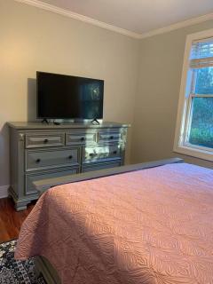 Entire home! Waterfront and Trail-backing! - Beaufort - 4