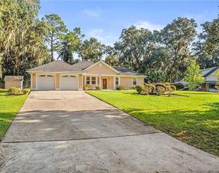 Executive home retreat! - Beaufort - 0