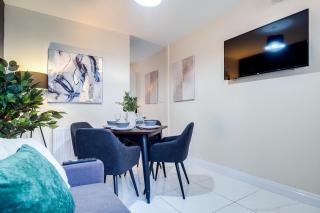 Central Coventry Gem: Walk To Attractions Sleeps 9 - 6