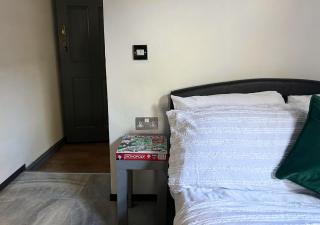 Cosy Getaway For Couples With Free Parking - Liverpool - 1