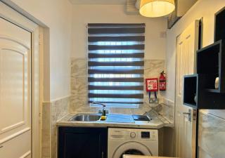 Cosy Getaway For Couples With Free Parking - Liverpool - 2