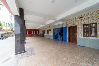 Sri Nandha Luxury Comforts - Vālpārai - 1