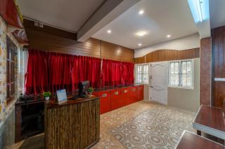 Sri Nandha Luxury Comforts - Vālpārai - 7