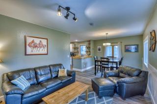 Captivating Coastline 2 BR Retreat with Ocean View - Kodiak - 5