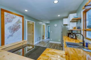 Captivating Coastline 2 BR Retreat with Ocean View - Kodiak - 4