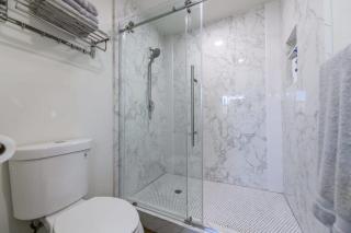 Spacious Disneyland 5 Bedroom 4 Bath House with Game Room - 2