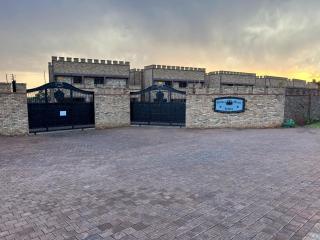 Castle Walk Estate - 4