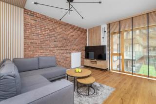 Elegant Apartments in Gdańsk with Sauna, Gym and Parking by Noclegi Renters - Gdansk - 0