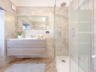 [Via Sestri] - Centro - Aeroporto - WiFi - 2