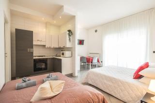 Exclusive: Fronte Mare con Terrazzo e Parcheggio - Rimini - 9