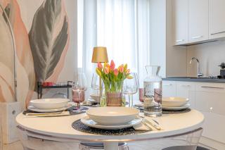 At Home-Como Lake - 1