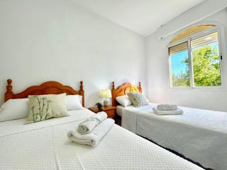 GATU LUCIA 3dormit 2 baños terraza aire acc "preferente para mayores de 25 años y familias " - 4