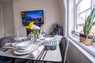 Cosy 2-Bedroom Apartment in Mayfair 8CB - 4th floor no elevator - 8