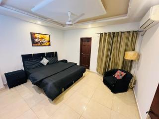 Luxe and Family-friendly 2BHK - Islamabad - 8